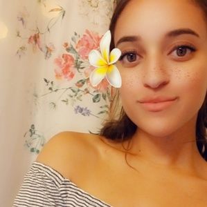 Meet your Posher, Gabrielle